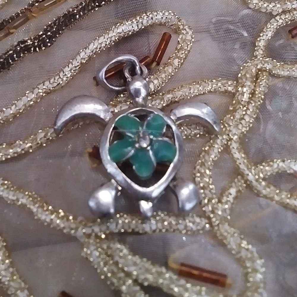 Turtle pendant